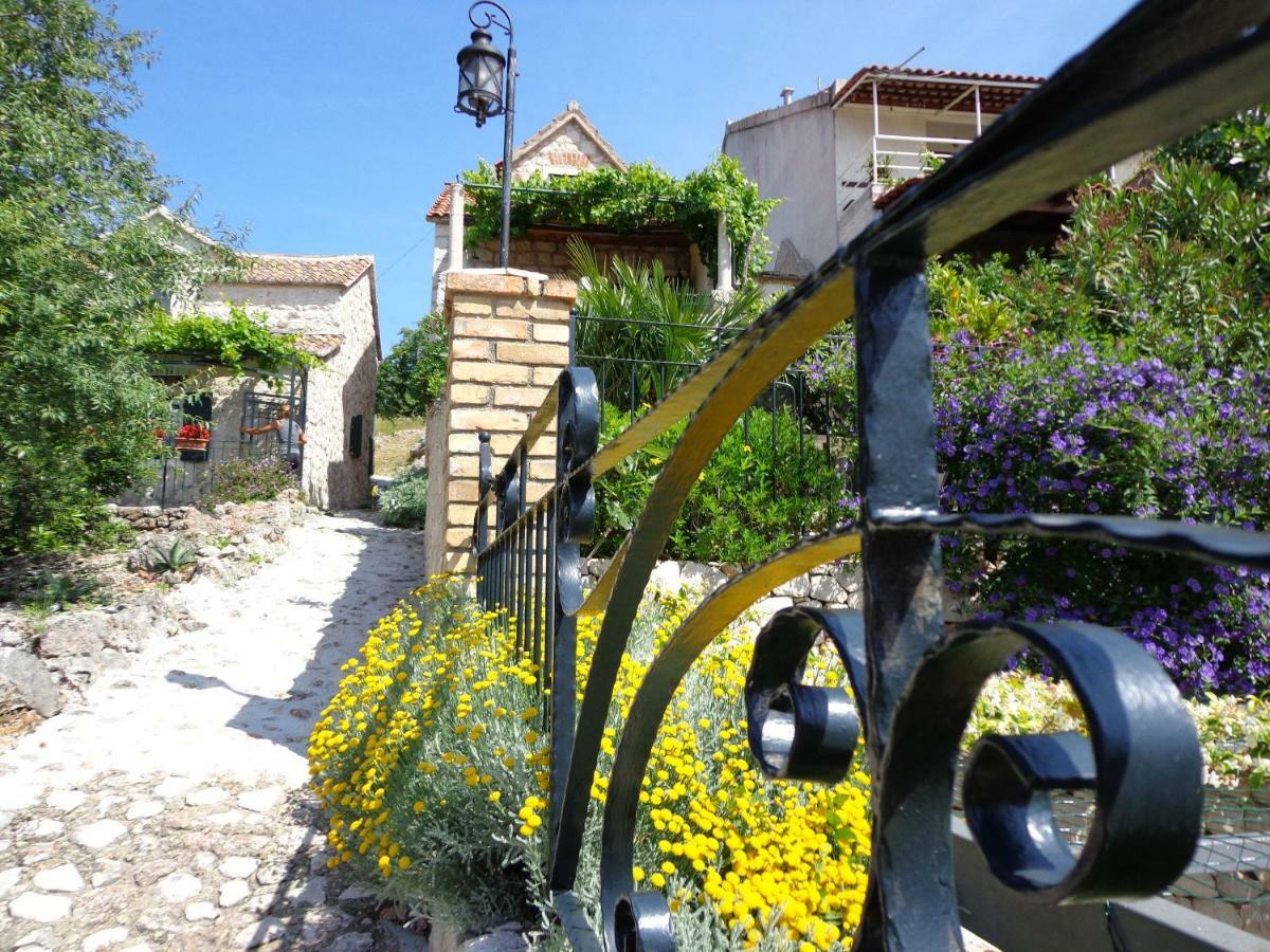 House Dobrila Villa Igrane Exterior foto
